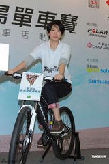 张智霖袁咏仪罕见夫妻档现身 为孩子拒同场(图)