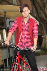 组图：罗志祥度假晒出黝黑肌肤 涨身价谢星爷