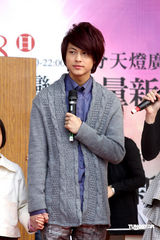 幻灯图：棒棒堂化身幸福大使 为歌迷放天灯祈福