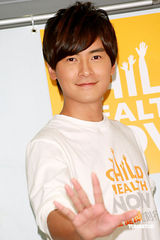 幻灯图集：张艾嘉率贺军翔郑元畅为儿童发声