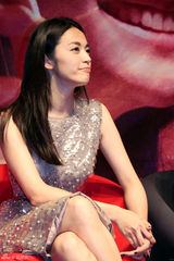 姚晨电影宣传七天七造型 时尚ICON百搭百变(图)