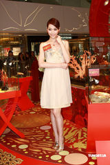 幻灯图：陈法拉台上秀性感 诸葛梓岐羞谈婚期