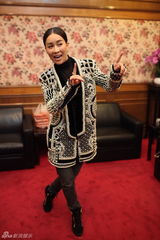 组图：央视春晚落幕 众星亮相后台露轻松笑容