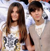 杰克逊手印留存仪式 比伯与MJ靓丽女儿合影(图)