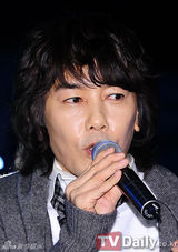 组图：韩星金长勋发售第十张专辑《Adieu》