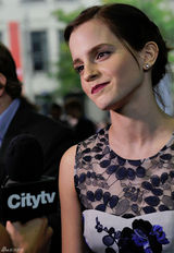 组图：《壁花少年》多伦多首映 妮娜与艾玛争艳