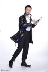 组图：黄海波最新广告大片曝光 胡须扮相受热捧