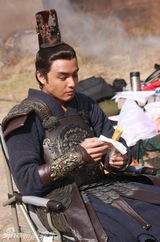 幻灯：《嫦娥》大打喜剧牌 姚笛明道情陷多角恋