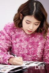 组图：张根硕IU《漂亮男人》幕后照独家揭秘