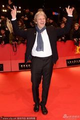 组图：《副作用》首映 王家卫携妻子助阵