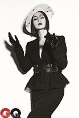 组图：韩国演员金成铃时尚写真 尽显中性魅力