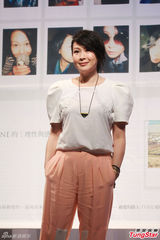 组图：刘若英婚后首发新专辑 MV变冷艳美女玩酷