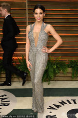 组图：奥斯卡晚宴养眼 可儿秀半球龙女大露背