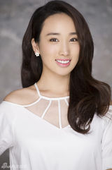 组图：《一代枭雄》冷面杀手李艳甜美写真