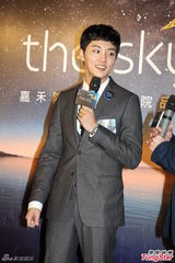 组图：尹施允望进军中国 与允儿亲热无惧李升基