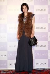 组图：苏志燮韩孝珠新片VIP试映 宋承宪等众星助阵