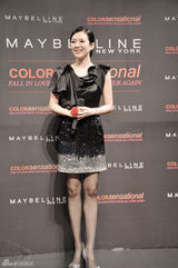 高清组图：章子怡现身代言活动为Selina俞灏明祝福