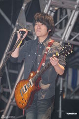 组图：品冠五月天携手丁当 开唱摇滚周末夜 