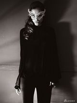 组图：嫩模芭芭拉化身兔女郎 蕾丝眼罩性感神秘