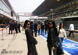 组图：It Girl陈燃上海观战F1大赛 造型受赞