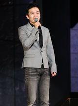 高清图：韩国演艺士兵演唱会 KARA和f(x)到场助兴