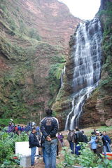 组图：《光辉岁月》转场云南 告别风沙迎蓝天白云