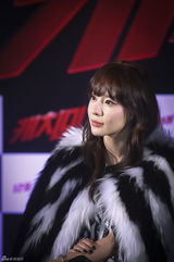 独家：金亚中朱元宣传新片 与观众互动送拥抱