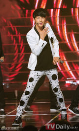 组图：BEAST凭《美丽的夜晚》获MCountdown三冠王