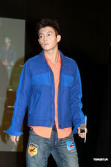 组图：陈冠希与女友感情稳定 最爱的女生是妈妈