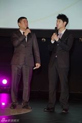 组图：周杰伦潘玮柏袁咏琳助阵慈善晚宴