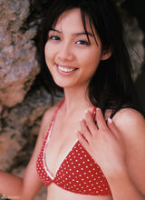 高组图：前超女陈怡日本拍写真 比基尼制服齐上阵