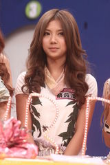 组图：吴宗宪开心过生日赞爱女 避谈高凌风婚变