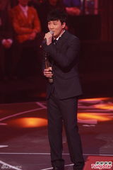 组图：容祖儿九夺劲歌金曲歌后 林峰获最受欢迎