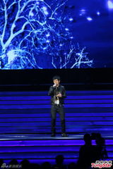 组图：徐佳莹牵手曹格 创作型歌手互飚实力