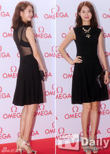 组图：f(x)Sulli刘亚仁权相佑等出席名表展示会