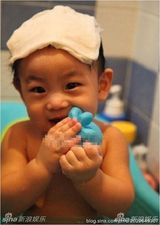 组图：林志颖首晒全家福 老婆出镜遭催生二胎