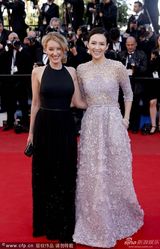 组图：《维纳斯》首映 章子怡素雅长裙助阵