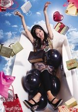 组图：华少万芳话剧拍大片 舞台传递时尚