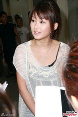 组图：黄宗泽岑丽香邓紫棋出席录影