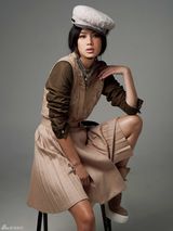 组图：乐基儿活力写真 裙角飞扬大秀女人味