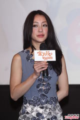 组图：谢欣颖望婚礼简单 袁艾菲驳王心凌是小三