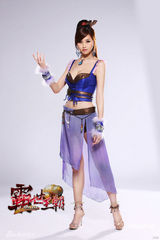 幻灯图集：台湾嫩模林苇茹代言电玩 造型惹火