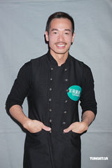 幻灯图：佘诗曼化身清纯玻璃仙子 陈豪任护花使者