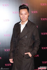 组图：刘嘉玲自曝欧洲行亲睹百对情侣一夜情