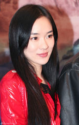 高清图：霍思燕素雅成都校园行 引逾千学生围堵