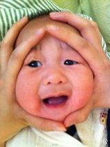 组图：盘点明星有爱亲子照 小S搞怪蔡少芬创意十足