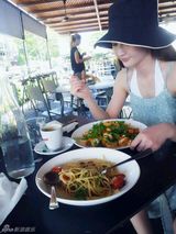 组图：姚笛微博晒自拍 柔美靓丽似angelababy