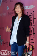 组图：张根硕李玹雨等为《优雅的谎言》站台