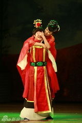 幻灯图：贾宝玉《红楼西游》爱上GAGA版白骨精