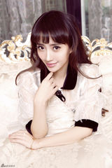 组图：刘萌萌透视装写真演绎娇俏女郎